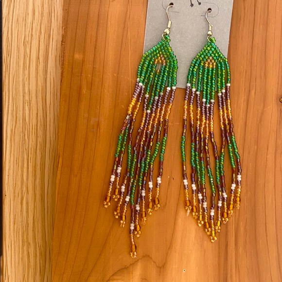 Handmade beaded dangle earrings - Picture 1 of 4